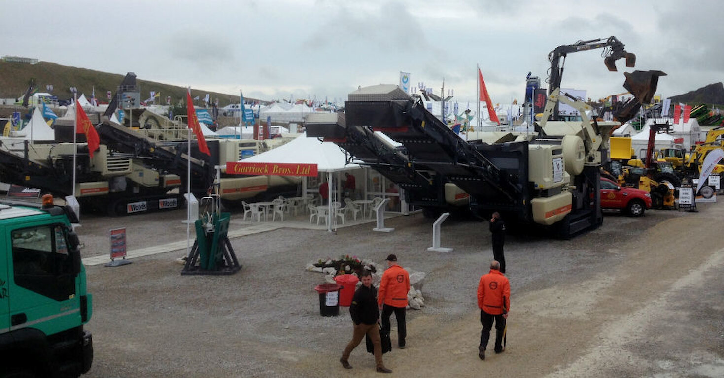 The customers start arriving into the quarry