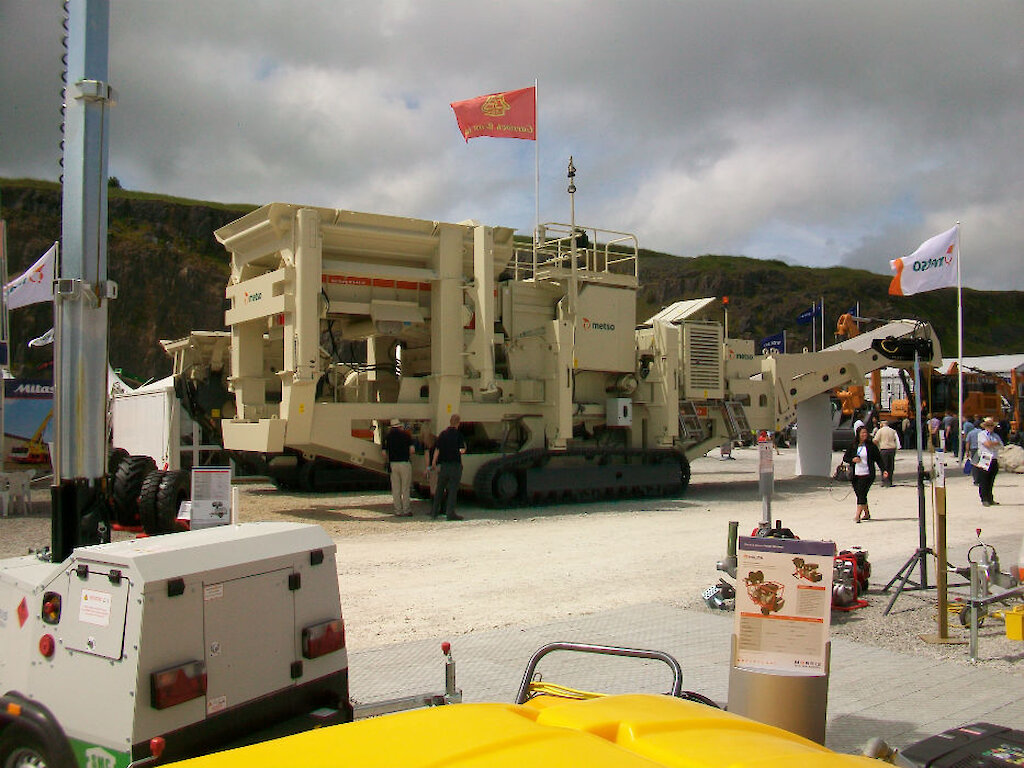 Metso LT125 (side view)